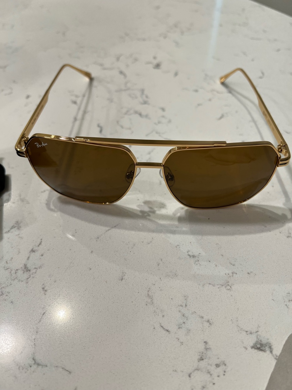Pro Acme Women’s Oversized Square Aviator Sunglasses w/ case. Gold.